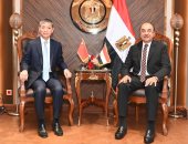وزير قطاع الأعمال العام يستقبل سفير الصين لبحث التعاون الاقتصادى والتجارى