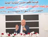 نقيب المعلمين يجتمع برؤساء الفرعيات: ضخ دماء جديدة والاستعانة بالشباب فى العمل النقابى