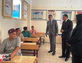 محافظ الجيزة يتفقد لجان امتحانات الشهادة الإعدادية بمدارس بولاق الدكرور.. صور