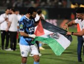 مهند لاشين يرفع علم فلسطين خلال احتفالات بيراميدز بأول لقب أفريقي ..صور