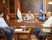 محافظ السويس يبحث مشروعات دعم ذوى الهمم والتمكين الاقتصادي بحضور ممثلى البترول