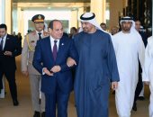 الشيخ محمد بن زايد يستقبل الرئيس السيسى بمطار أبو ظبى ويعقدان اجتماعًا ثنائيًا