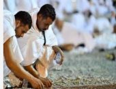 بسم الله مع كل رمية.. اعرف شروط رمى جمرات "منى" الثلاث وسبب التسمية