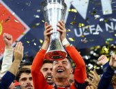 رونالدو يقود البرتغال للقب دورى الأمم الأوروبية على حساب إسبانيا.. الأسطورة يتوج باللقب الثالث مع منتخب بلاده.. وينهمر بالبكاء بعد حسم اللقب بركلات الترجيح وتسجيل هدف قبل استبداله.. فيديو وصور