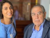 آخر تطورات الحالة الصحية لـ صبري عبد المنعم.. ابنته تطمئن جمهوره