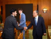 وزير الخارجية والهجرة يلتقى بمجموعة من الطلاب فى الجامعات بالمملكة المتحدة