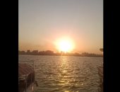 لحظات ساحرة لغروب الشمس والاستمتاع بركوب المراكب النيلية.. فيديو