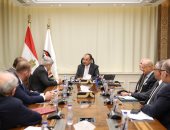 وزير قطاع الأعمال يبحث مع "ماير تكنيمونت" الإيطالية تطورات مشروع حامض النيتريك