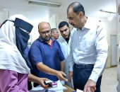 محافظ سوهاج يتفقد مستشفى ساقلته المركزى ويوجه بتعزيز الإنارة داخل المستشفى