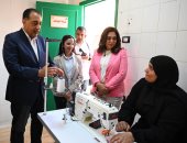 رئيس الوزراء يتفقد "مشغل البحراوية" بقرية زاوية صقر
