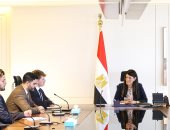 وزيرة التخطيط تلتقي بمجموعة من طلاب كبرى الجامعات بالمملكة المتحدة