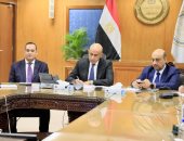 وزير التعليم يتابع انطلاق امتحانات الثانوية العامة من غرفة العمليات