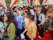 انطلاق امتحانات الثانوية العامة بالدين والتربية الوطنية.. تفتيش الطلاب بحزم قبل دخولهم اللجان لمنع حيازة التليفون المحمول.. وزير التعليم يشدد على ضرورة توفير الهدوء للطلاب أثناء سير العملية الامتحانية.. صور