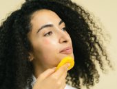 3 طرق لترطيب بشرتك طوال الصيف.. ودعى الجفاف بخطوات سهلة