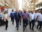 محافظ القاهرة يتفقد أعمال تطوير بحى السلام ويفتتح بعض المشروعات