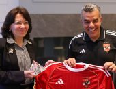 قنصل مصر فى نيويورك يدعم بعثة الأهلي فى كأس العالم للأندية.. صور
