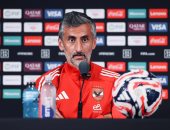 ريبيرو يبحث مع معاونيه تحديد ظهير الأهلي الأيسر أمام بورتو بمونديال الأندية