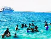 وقت الروقان على شواطئ مطروح والساحل الشمالى.. بداية المصيف تجذب محبى الهدوء والخصوصية.. ذروة المصيف تبدأ بصخبها الجميل عقب امتحانات الثانوية العامة.. تطوير كورنيش مطروح سياحيا وحضاريا زاد من جمال الطبيعة.. صور