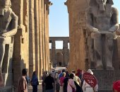 15 صورة ترصد أجواء المتعة والبهجة لسياح العالم فى معالم الأقصر الأثرية