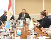 وزير الإسكان يتابع موقف محطات تحلية مياه البحر بالساحل الشمالى الغربى 
