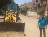محافظة سوهاج تتابع أعمال تمهيد وتسوية الطرق بمركز طهطا