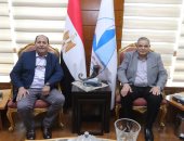 رئيس جامعة كفر الشيخ يستقبل مدير البرنامج الدولى لتربية الفراولة بجامعة فلوريدا