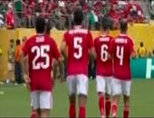 لاعبو الأهلي وبالميراس يجرون عمليات الإحماء مجدداً استعدادا لاستئناف المباراة