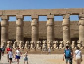 "البالون الطائر" متعة السياحة على أرض مصر.. أفواج من كافة بلدان العالم تحلق فوق سماء الأقصر فجراً لمشاهدة المعالم الآثرية والسياحية.. دول أوروبا الأكثر حضورا ومعابد الكرنك الأعلى مشاهدة.. صور