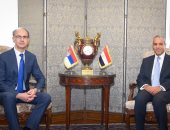وزير الخارجية والهجرة يستقبل رئيس الوزراء الصربى