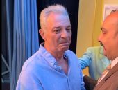 مخرج "الأرتيست" بعد بكاء محمود حميدة: سعيد بتأثره ووصفه للعرض كأفضل ما شاهده