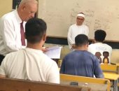 المشرف العام على امتحانات الثانوية الازهرية بالغربية يتفقد امتحان مادة الكيمياء