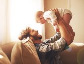 عيد الأب.. 5 نصايح ذكية لكل أب جديد مع طفله الأول