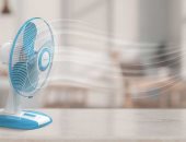 بداية فصل الصيف.. حيل لتبريد البيت بالمروحة بفاعلية وتغنيك عن التكييف