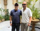تامر عاشور يصل المغرب استعدادًا لإحياء حفله في مهرجان موازين