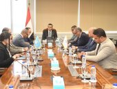 وزير الإسكان يستقبل الرئيس التنفيذى لشركة "تايتان كابيتال" اليابانية لبحث مجالات التعاون