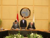 نائب رئيس الوزراء يشهد توقيع عقد بناء سفينتين جديدتين