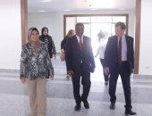 نائب محافظ دمياط تبحث مع سفير كوت ديفوار التعاون فى مجالات الاستثمار والتجارة