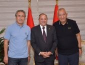 محافظ بورسعيد يستقبل مجلس المصرى ويُرحب بالمدير الفنى الجديد نبيل الكوكى