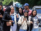 امتحانات الثانوية العامة 2025.. طلاب بعد أداء امتحان الإنجليزى: أسئلة القطعة صعبة وإجاباتها محيرة.. مستوى الاختبار فوق المتوسط.. صفحات الغش تنشر الأسئلة بعد بدء اللجنة.. ووزارة التعليم تتخذ الإجراءات