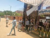فرحة على وجوه طلاب الثانوية العامة بالأقصر عقب امتحانات الفيزياء والتاريخ.. فيديو