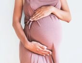 روتين العناية بالبشرة للحامل في الصيف.. 5 خطوات تحميها من أثر الحر والهرمونات