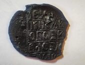 علماء آثار روس يكتشفون ختمًا دوقيًا يعود إلى إيفان الثالث