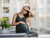 سألنا الأمهات عن أغرب طلبات الوحم خلال الحمل: من الطين لطلاء الأظافر