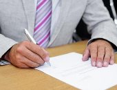 تعرف على عقد العمل الفردى وما يشمله من بيانات كما نص القانون
