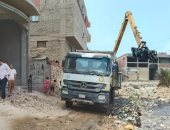 محافظ الدقهلية يتابع حملة رفع المخلفات وتطهير ترعة قرية زيان بمركز بلقاس