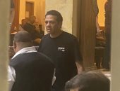 خالد جلال وحمزة العيلى يقدمان العزاء فى والدة هشام إسماعيل