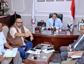 محافظ سوهاج يقرر وقف صرف خط السيب النهائي للمصرف الزراعي بمركز المنشاة