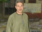 لحظة خروج جثمان أحد ضحايا حادث الطريق الإقليمى من مستشفى الباجور.. مباشر