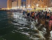 الإسكندرية تطبق قرار منع نزول المصطافين بعد المواعيد الرسمية للسباحة