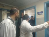 محافظ سوهاج ينتقل لموقع حادث تصادم بجهينة ويطمئن على المصابين بالمستشفى.. صور